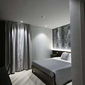 https://al-lago-adro.it-lombardy.com
